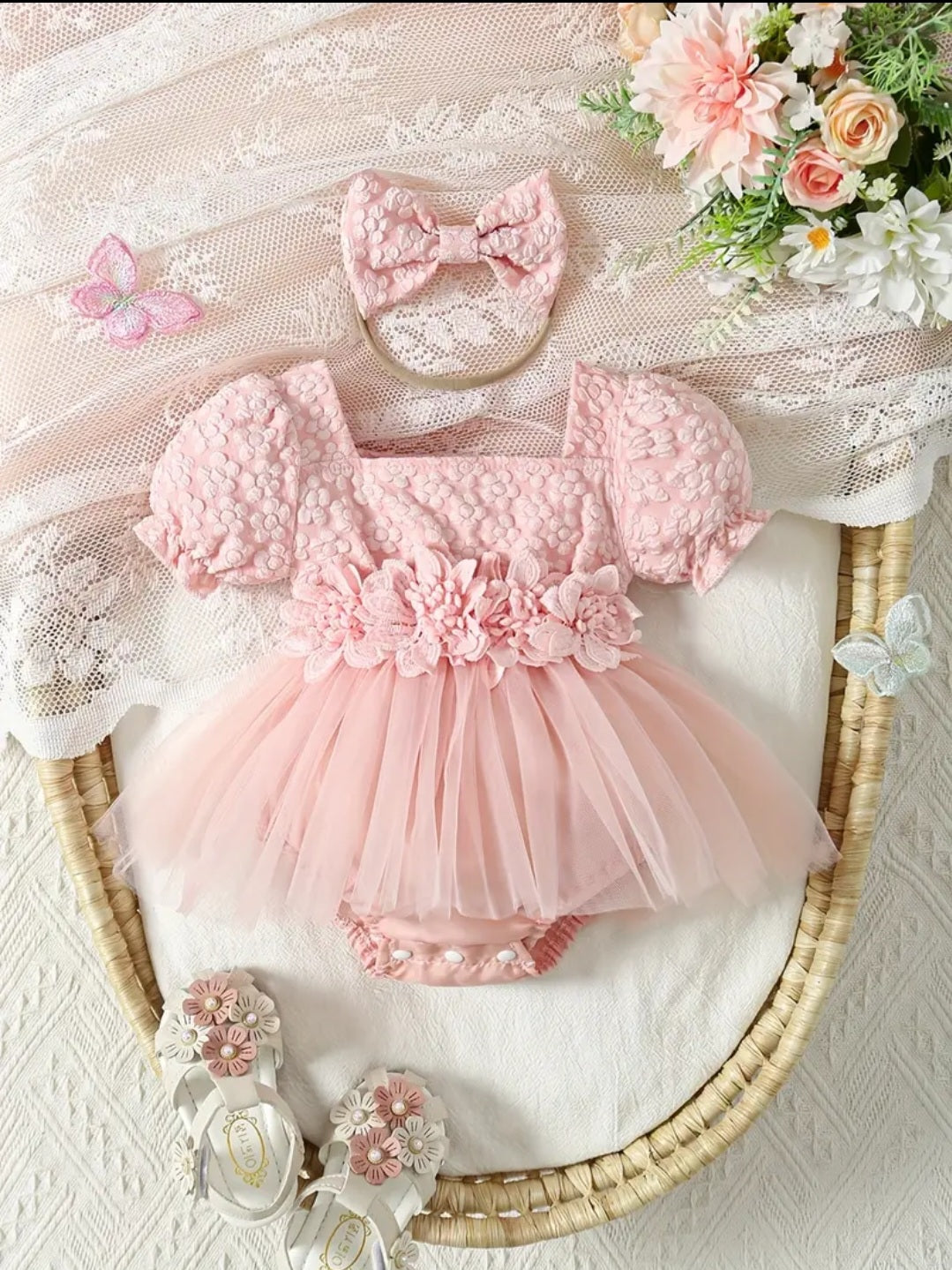 Baby's Elegant Flower Jacquard Princess Triangle Bodysuit, Flower Decor Mesh Splicing Puff Sleeve Romper Dress, Toddler & Infant Girl's Outdoor Onesie For Summer.